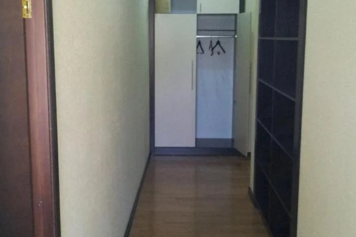 Room 11 of 27