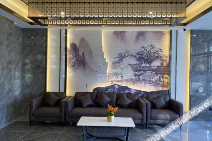Hotel Interior 11 of 28
