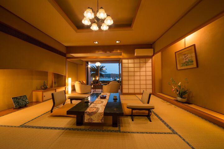 Room 6 of 49