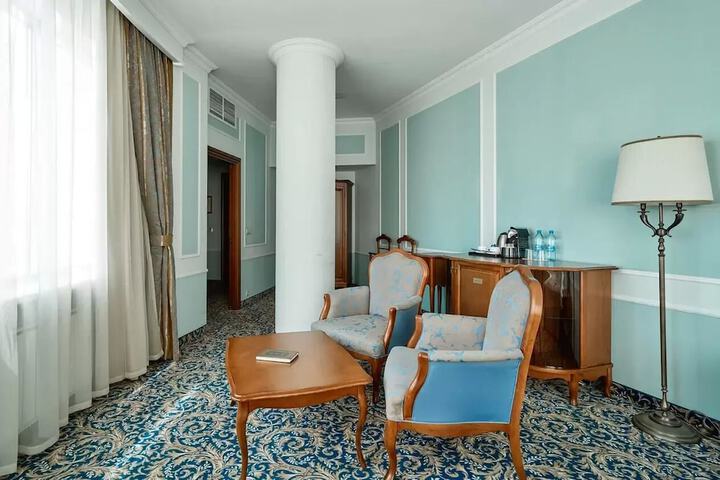 Room 13 of 49
