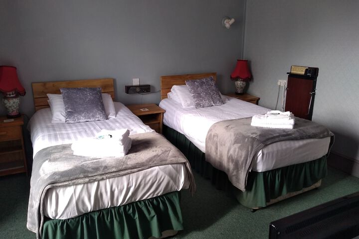 Room 3 of 16