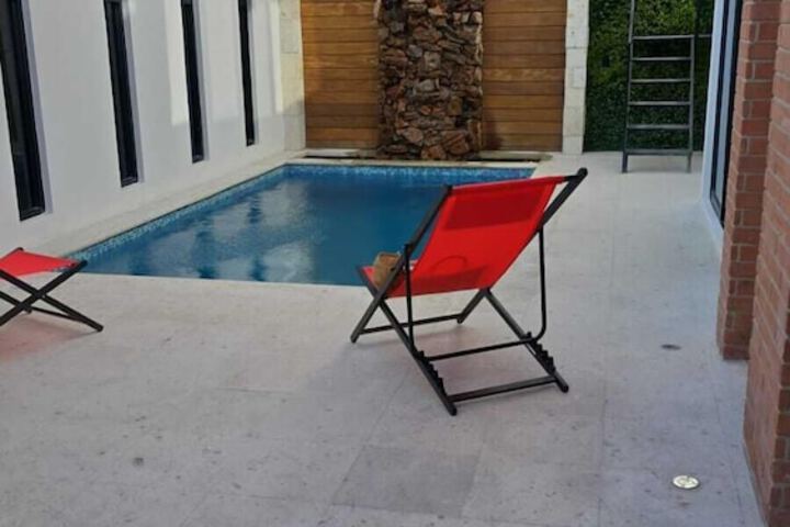 Pool 15 of 30
