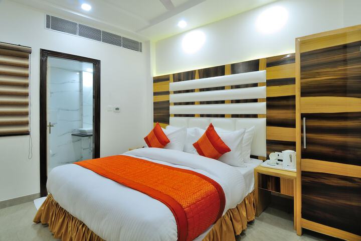 Room 27 of 36