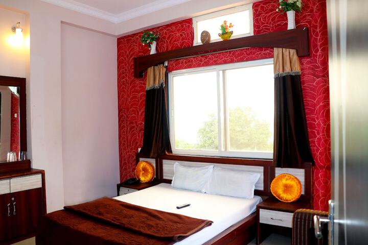 Room 14 of 37
