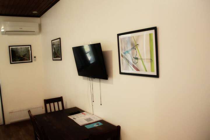 Room 12 of 100