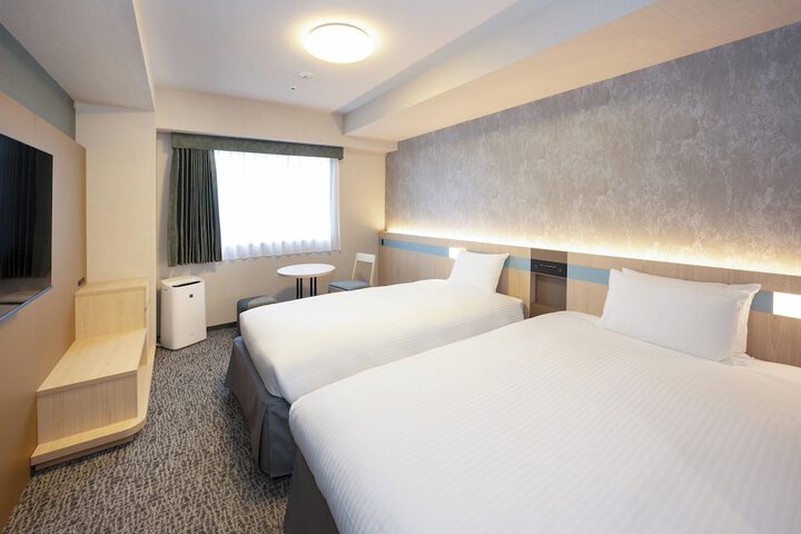 Room 3 of 20