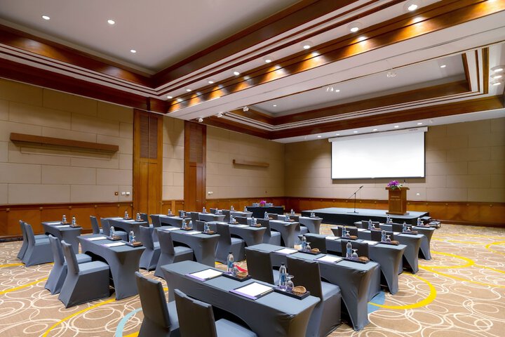 Meeting 207 of 257