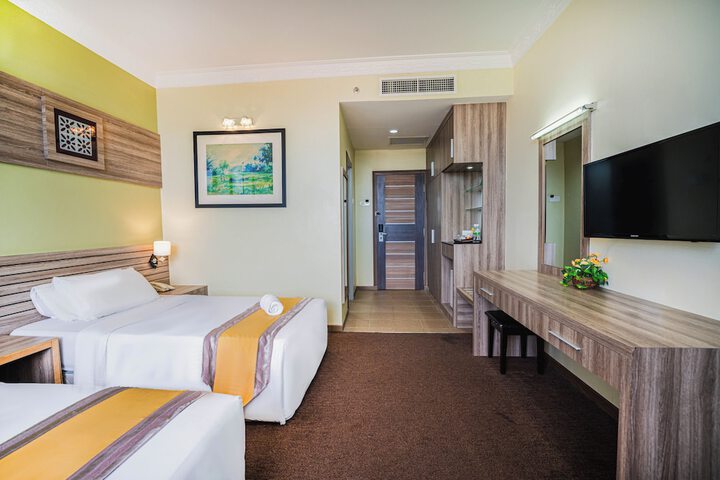 Room 2 of 11