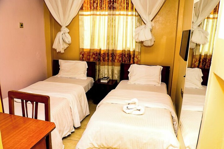 Room 14 of 108