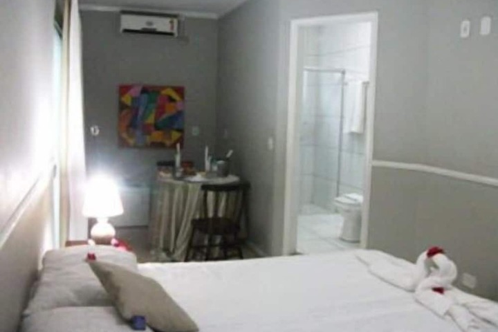 Room 4 of 12