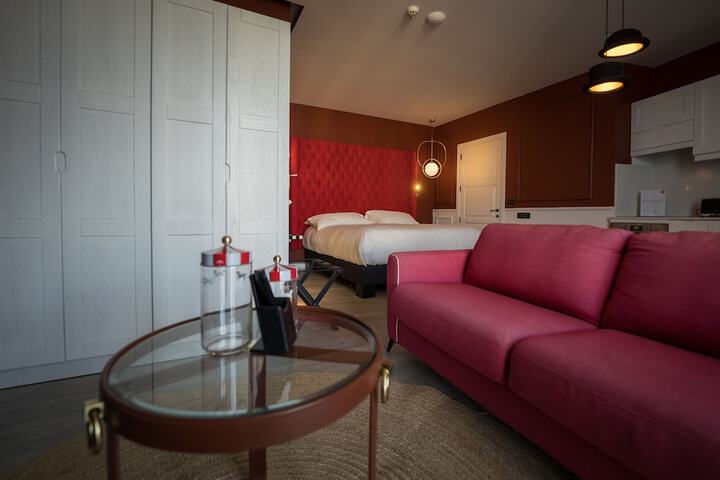 Room 30 of 93