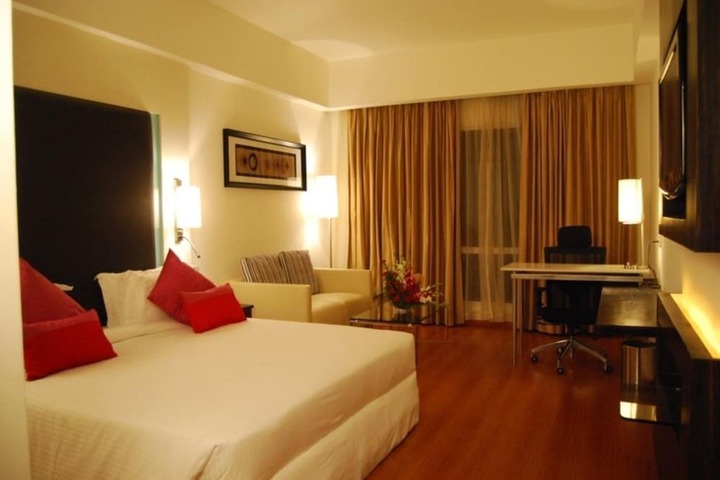 Room 5 of 31