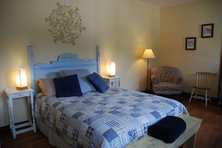 Victoria Falls House Inn in Nelson, BC