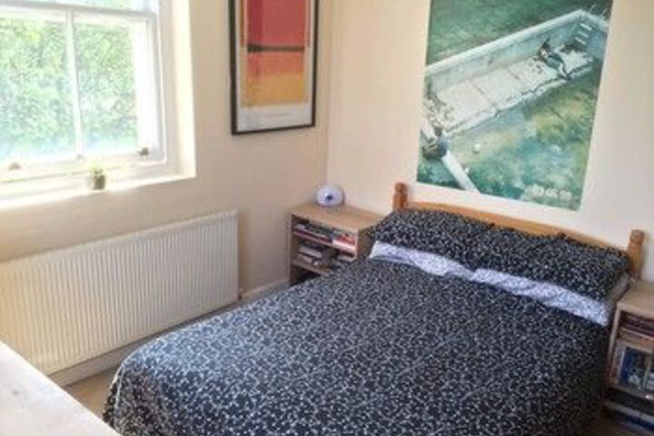 Room 4 of 10
