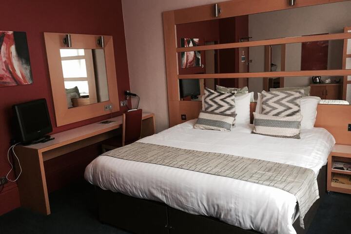 Room 16 of 53