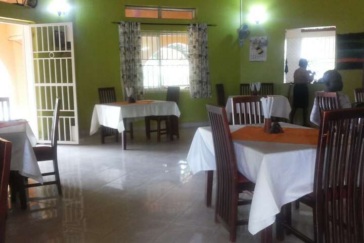 Dining 33 of 60
