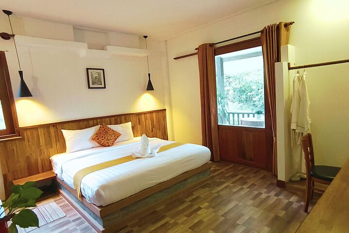Room 4 of 30