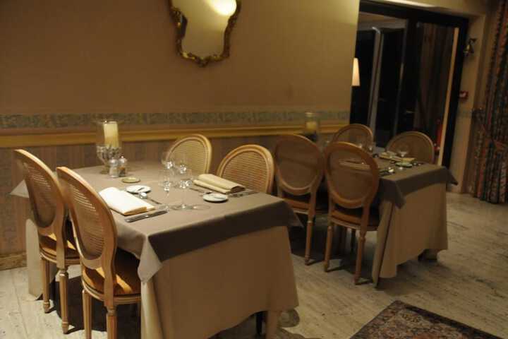 Dining 34 of 50