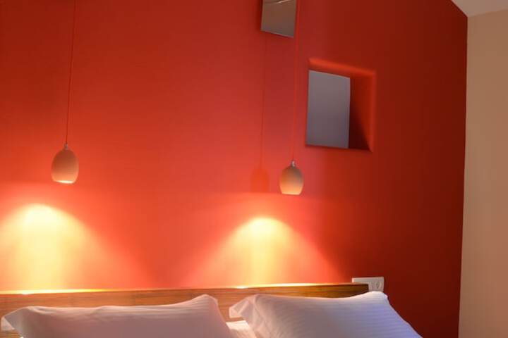 Room 10 of 46