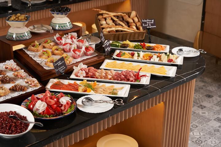 Breakfast/Coffee Service 79 of 98