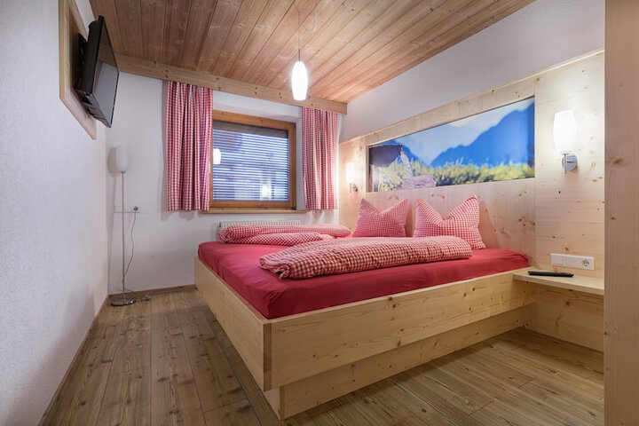 Room 4 of 44