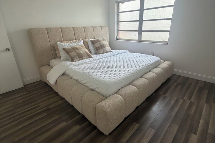 Room 5 of 13