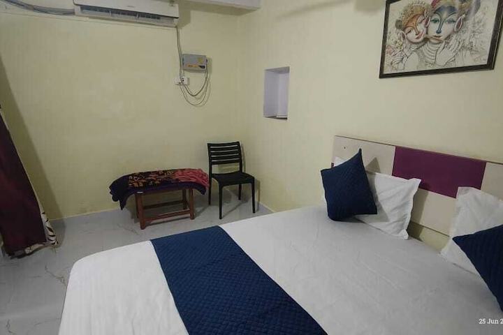 Room 19 of 35