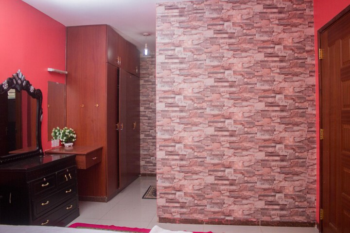 Room 33 of 90