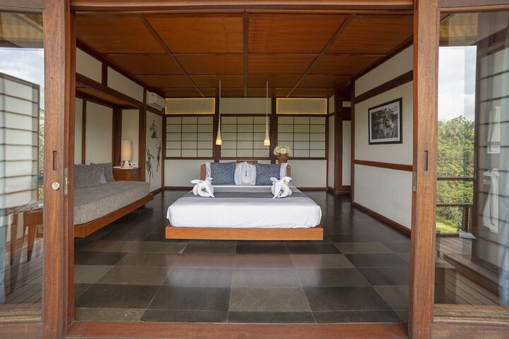 Room 8 of 62