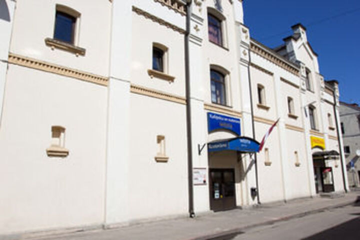 Hotel 12 of 65
