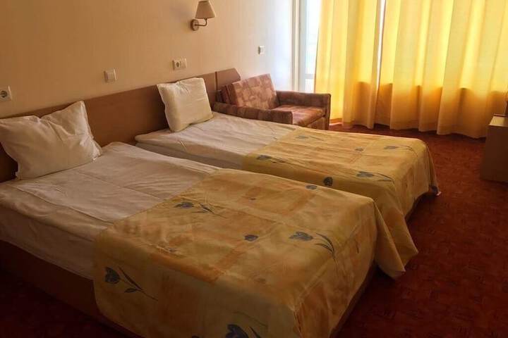 Room 3 of 33
