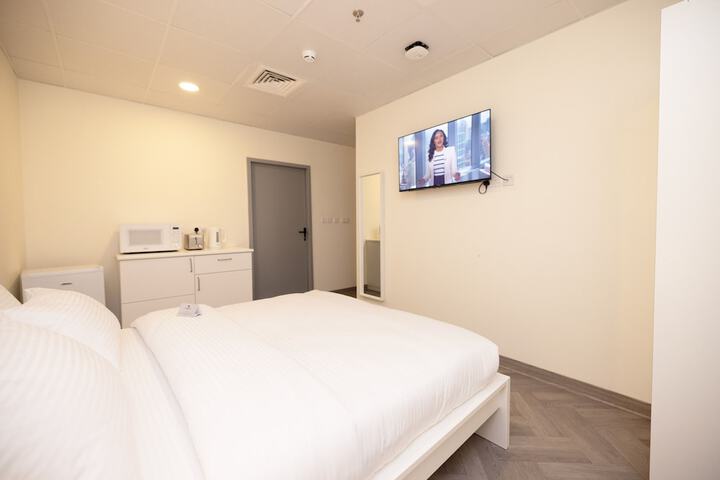 Room 10 of 25