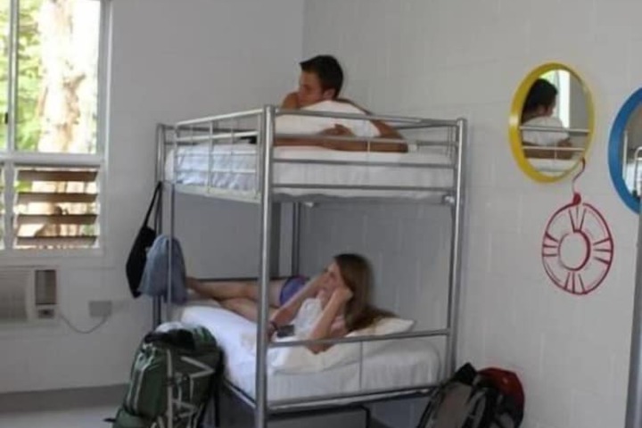 Room 12 of 40