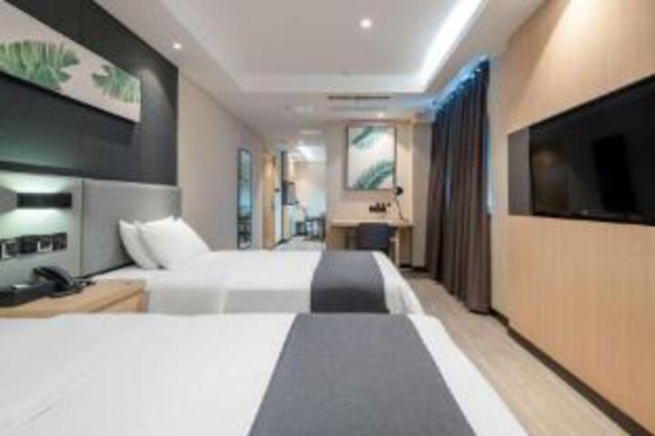 Room 7 of 7