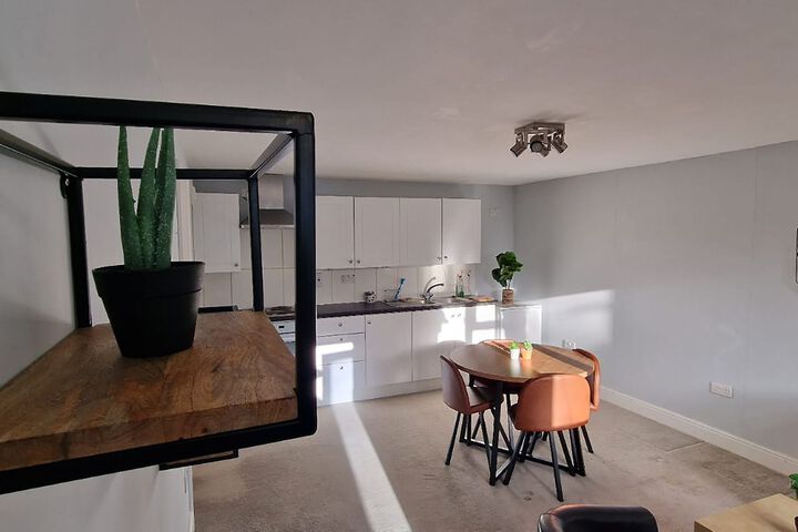Room 2 of 4