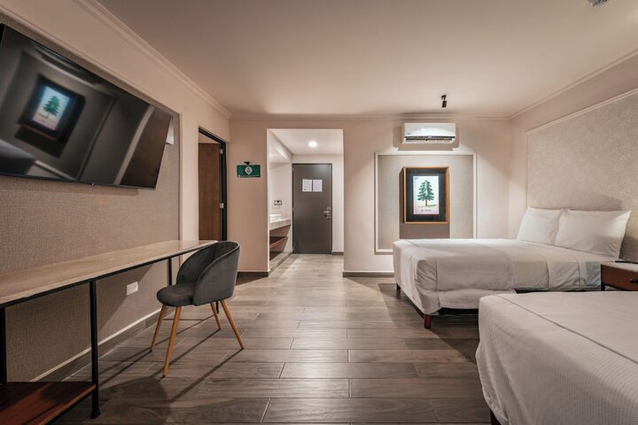 Room 43 of 70