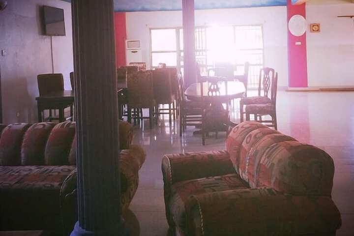 Room 5 of 11