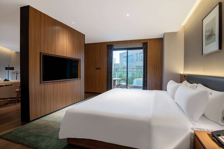 Room 15 of 44
