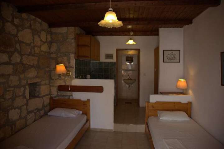 Room 33 of 65
