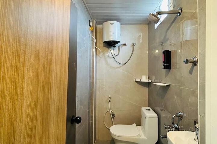 Room 12 of 13