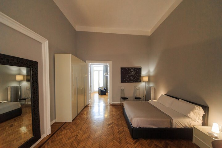 Room 8 of 30