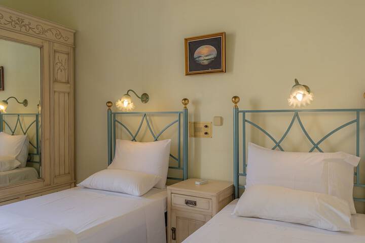 Room 21 of 92