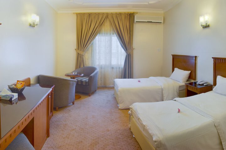 Room 9 of 34