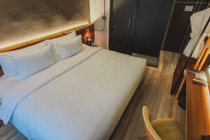 Room 47 of 98