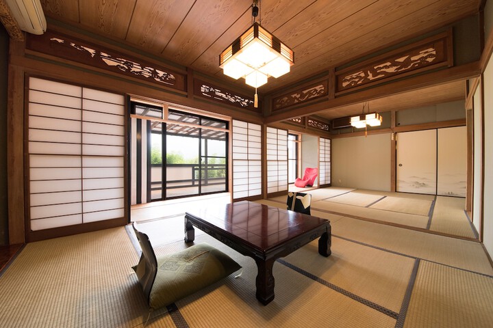 Room 3 of 60
