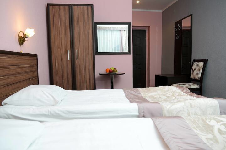 Room 7 of 25