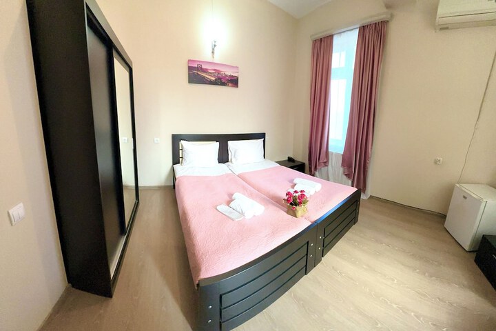 Room 16 of 94