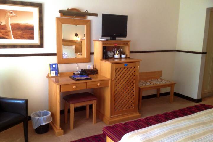 Room 18 of 33