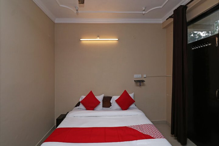 Room 13 of 25