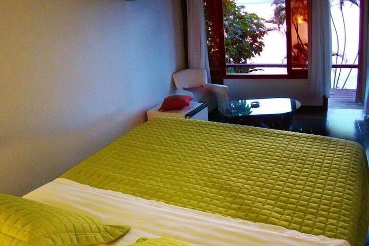 Room 2 of 29